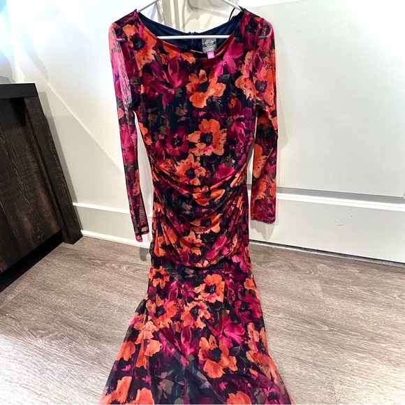 Vince Camuto Designer Long Sleeve Floral Mesh Maxi Gown – Size 10 - Picture 1 of 4